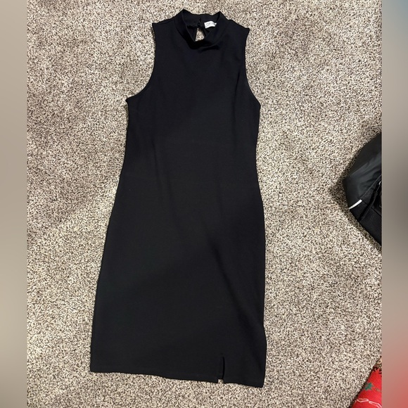 Chic Black Sleeveless Mini Dress - Picture 2 of 4